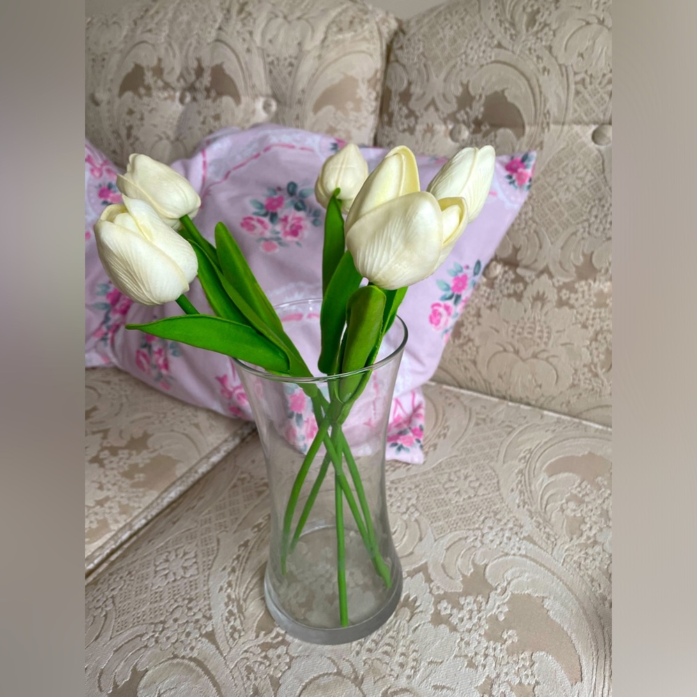 ✨ Cream Real Touch Tulips 🌷